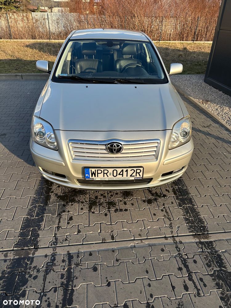 Toyota Avensis 1.8 VVT-i Sol - 1