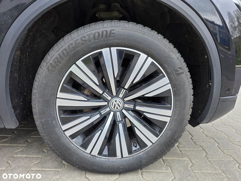 Volkswagen Touareg - 12