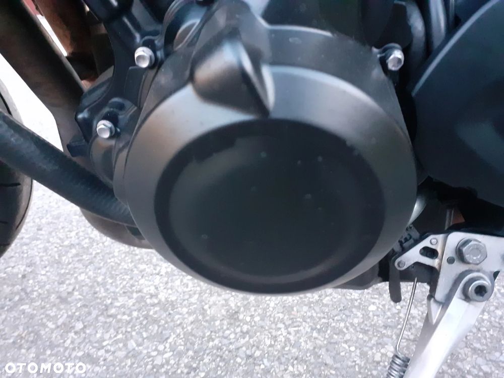 Triumph Street Triple - 10