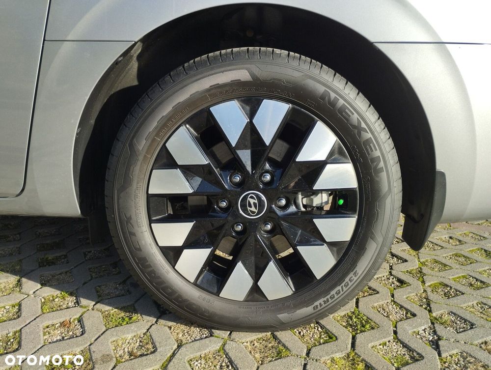 Hyundai Staria 1.6 T-GDI HEV Luxury - 31