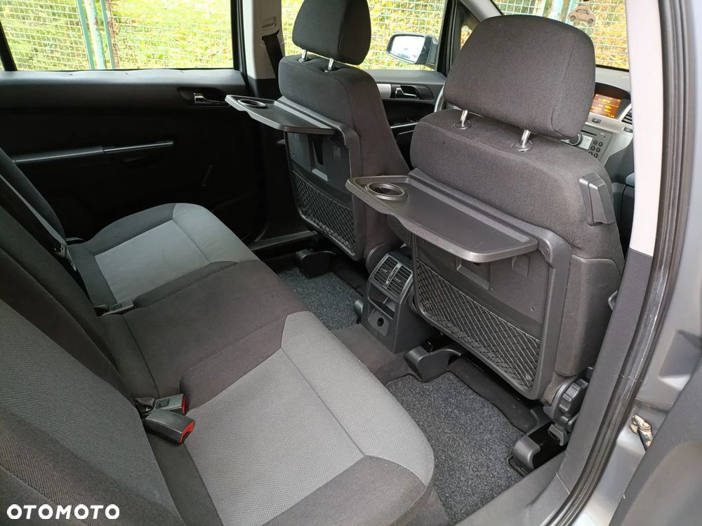 Opel Zafira - 12
