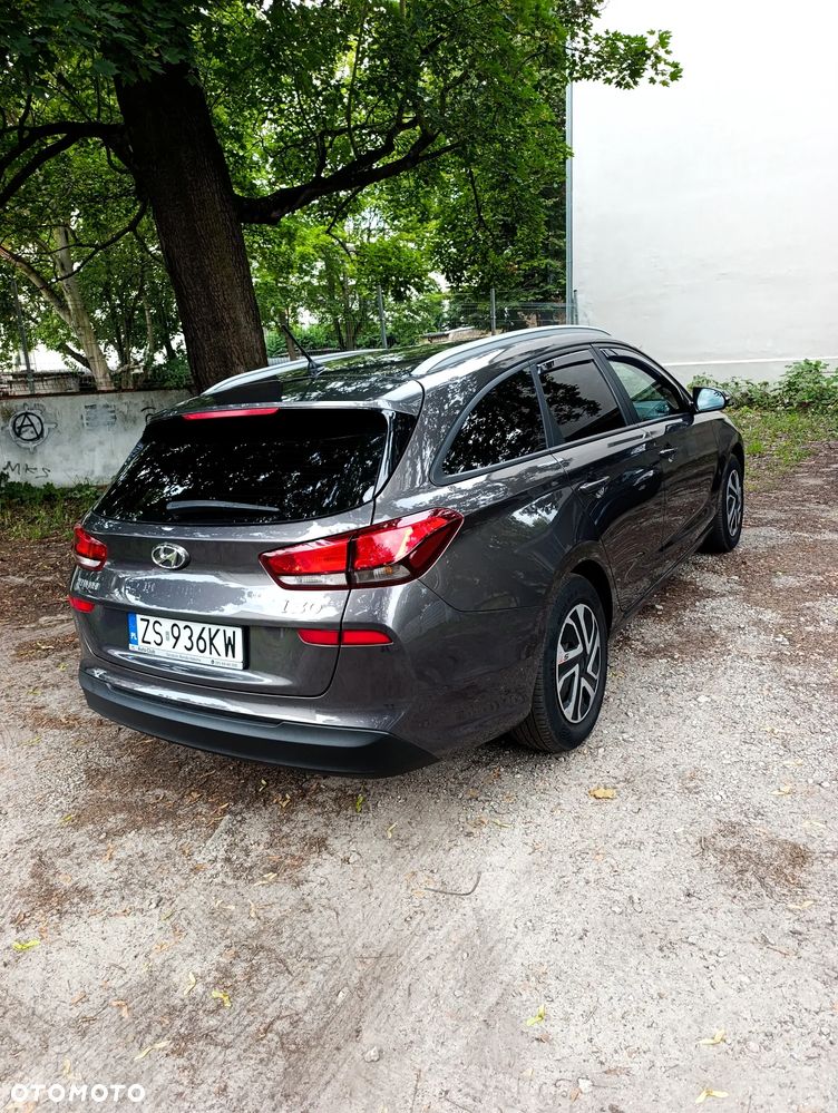 Hyundai i30 1.6 D Classic + - 6