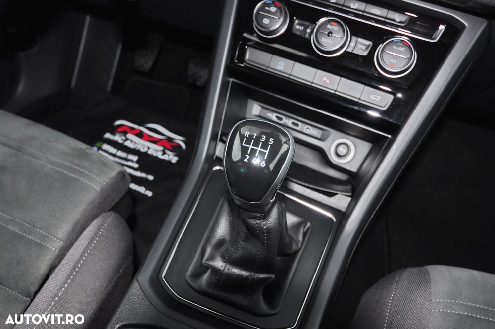 Volkswagen Touran 1.5 TSI ACT OPF Comfortline - 22