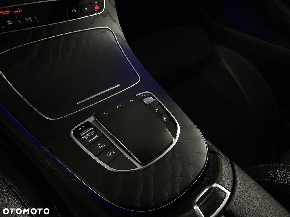Mercedes-Benz Klasa E 300 de 4Matic 9G-TRONIC AMG Line - 33