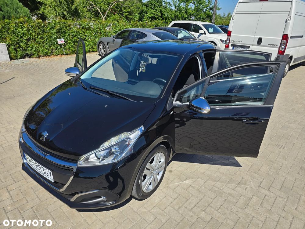 Peugeot 208 - 35