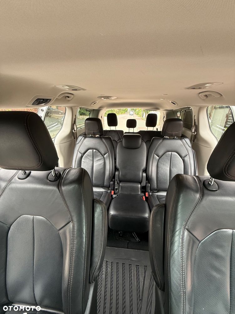 Chrysler Pacifica - 14