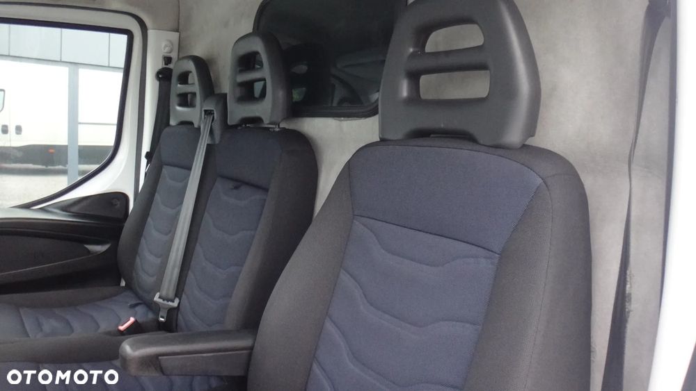 Iveco 35s18 - 10