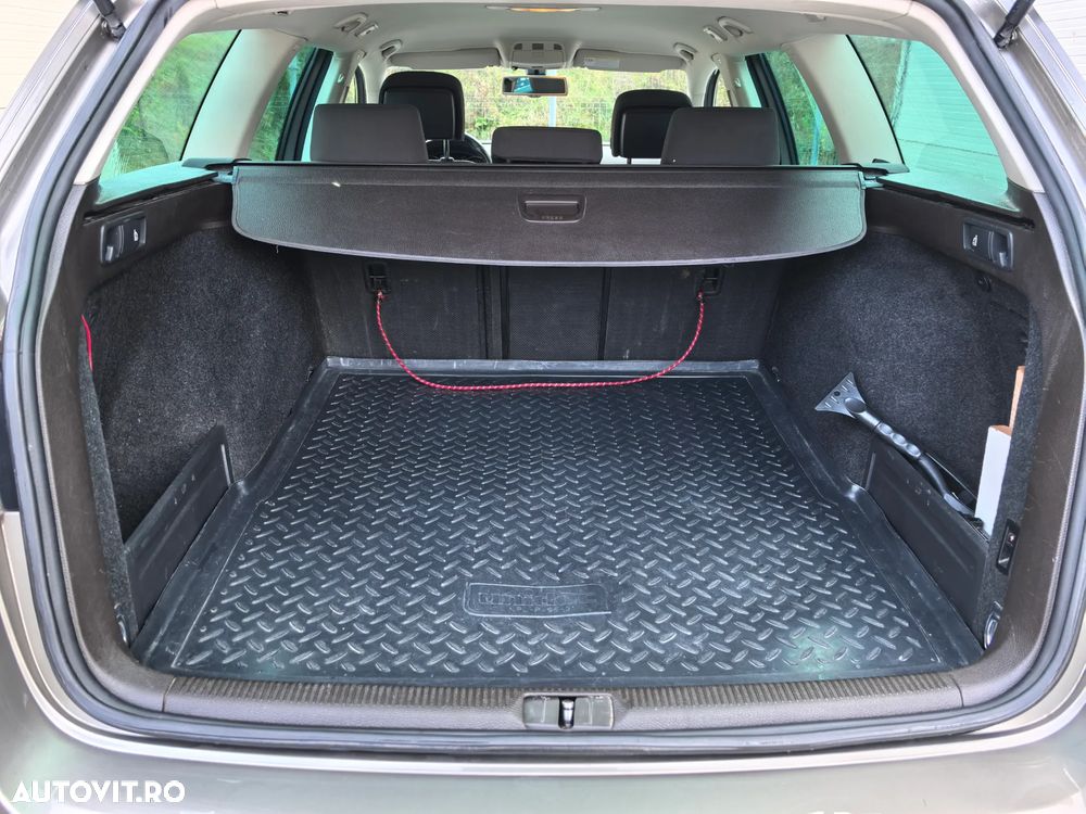 Volkswagen Passat - 11