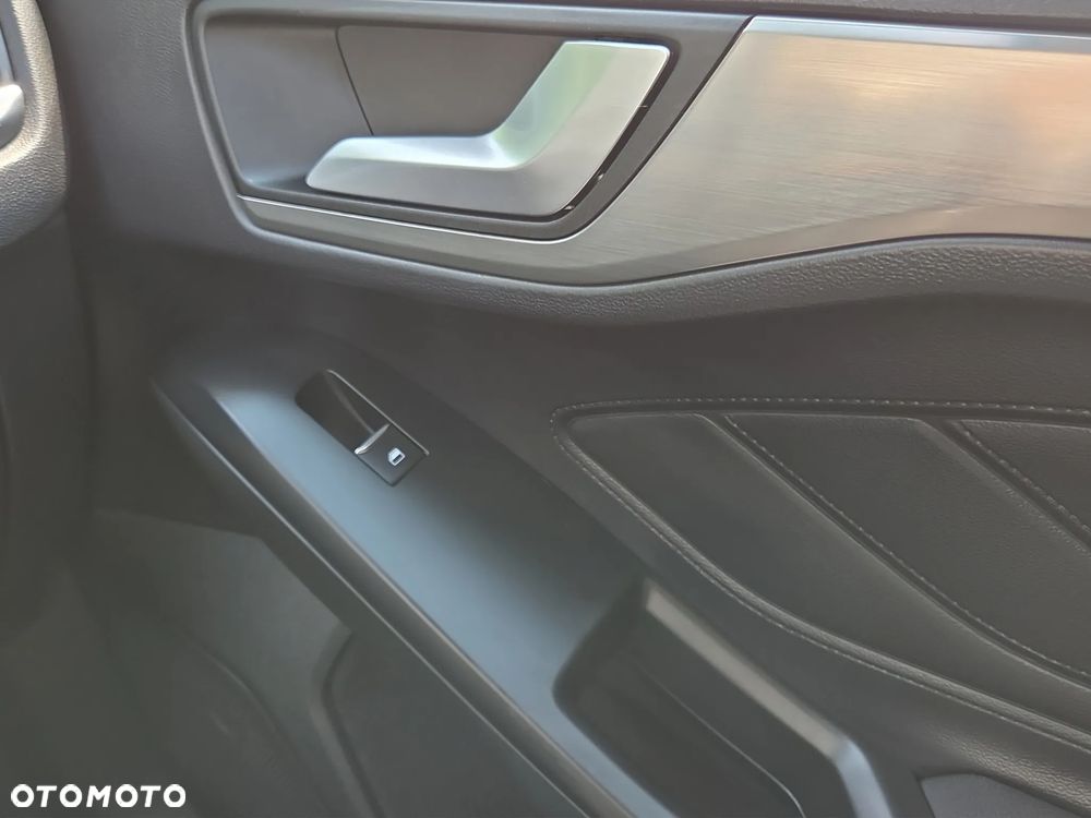Ford Focus 1.0 EcoBoost Titanium - 21