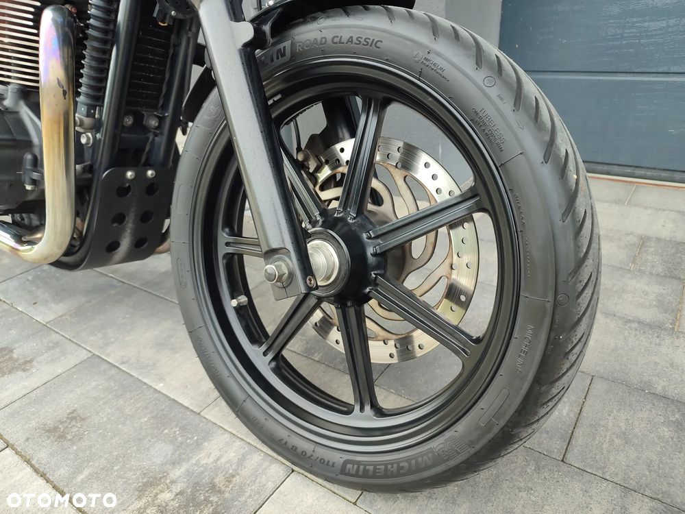 Triumph Bonneville - 28
