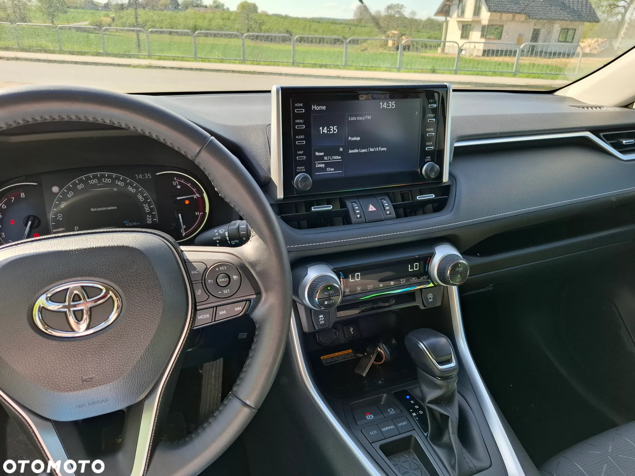 Toyota RAV4 - 8