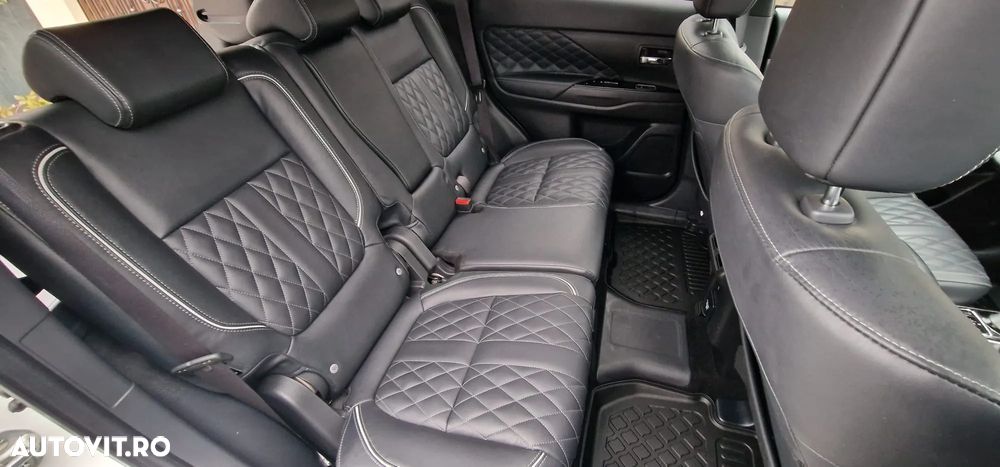 Mitsubishi Outlander 2.4 4WD Plug-In Hybrid Diamant+ - 11