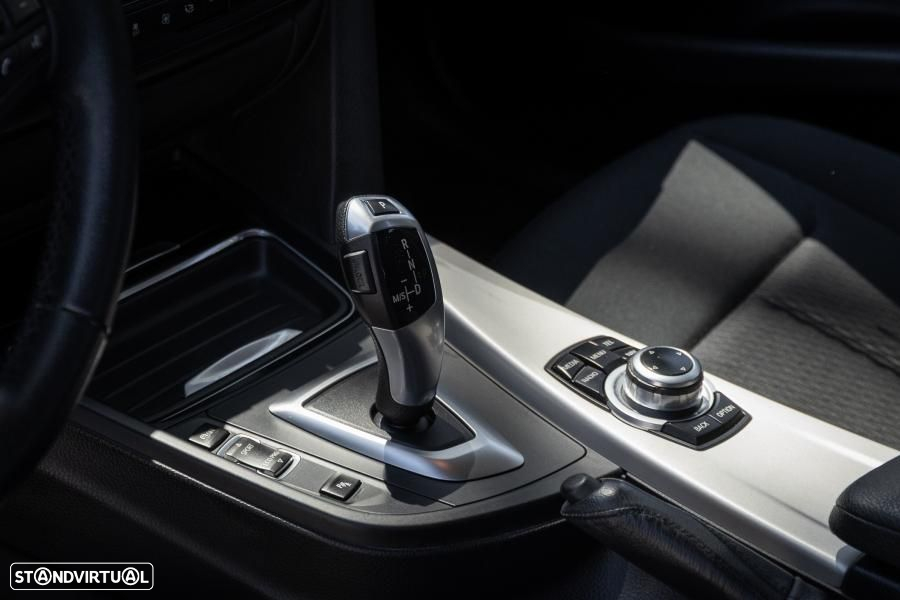BMW 320 d Touring Auto - 16