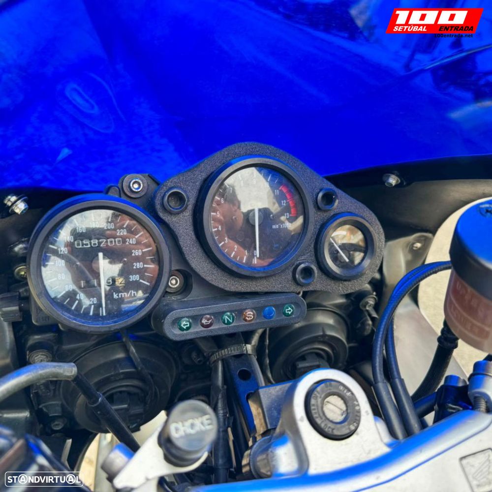 Honda CBR 900 RR - 19