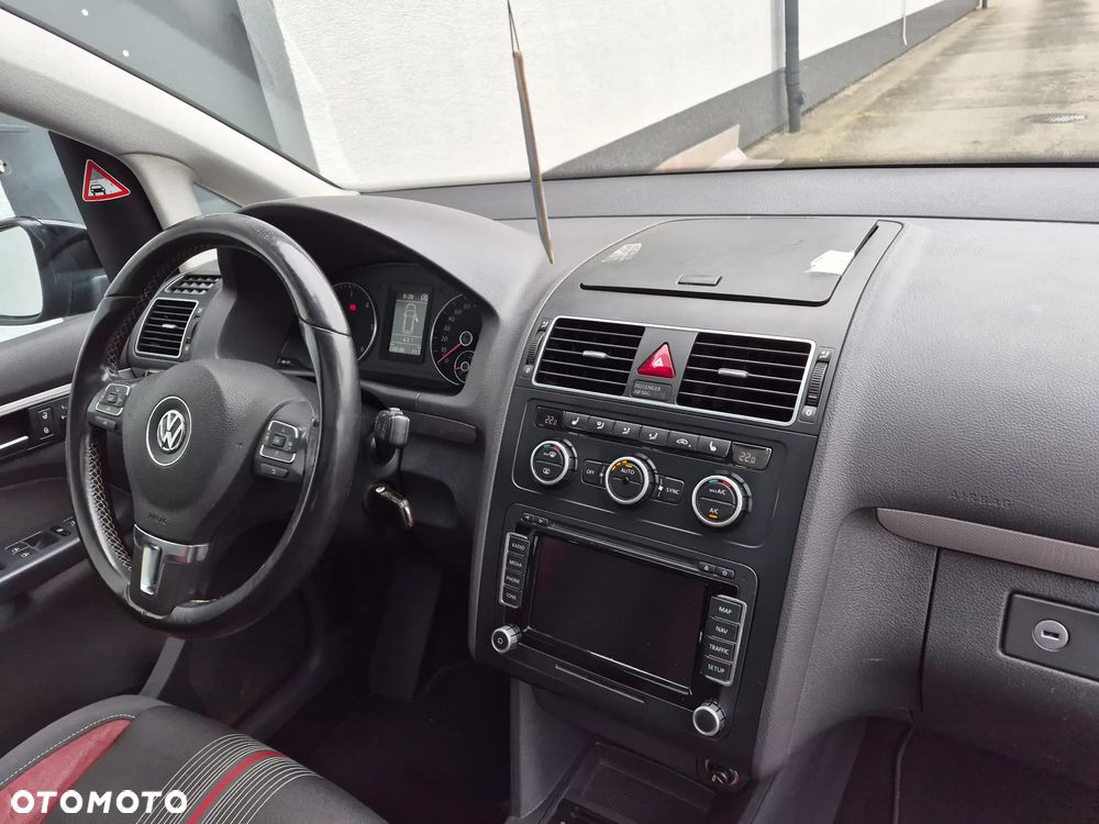 Volkswagen Touran 2.0 TDI DPF MATCH - 19