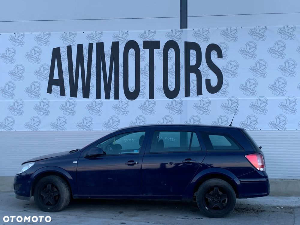 OPEL VECTRA 2009 *SAMOCHÓD NA CZĘŚCI* 2782 MASKA, LAMPA, DRZWI, LUSTERKO, ZDERZAK, GRILL, BŁOTNIK, KLAPA, BELKA, DESKA, FOTELE, KANAPA, ĆWIARTKA, KIEROWNICA, TACZE, ZACISKI, ZAWIESZENIE, KOMPLETNY PRZÓD, KOMPLETNY TYŁ, LICZNIK, ZEGARY, PRAWE LEWE PRZÓD TYŁ - 1