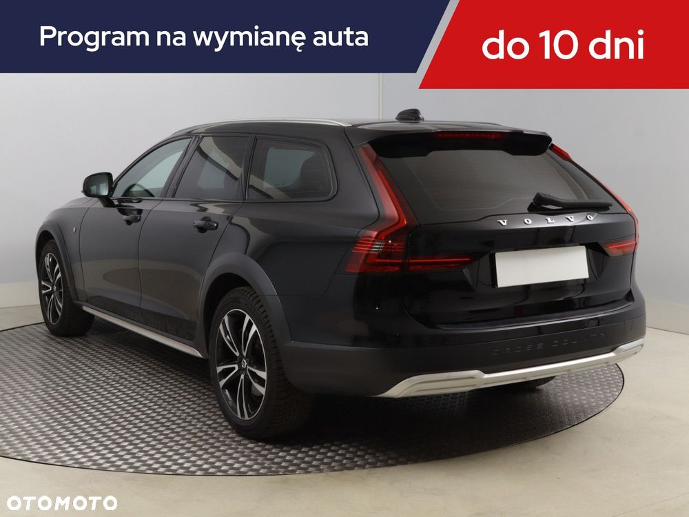 Volvo V90 Cross Country - 6