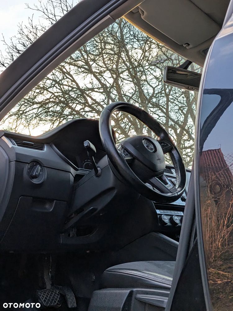 Skoda Octavia Scout 2.0 TDI 4x4 DSG - 20