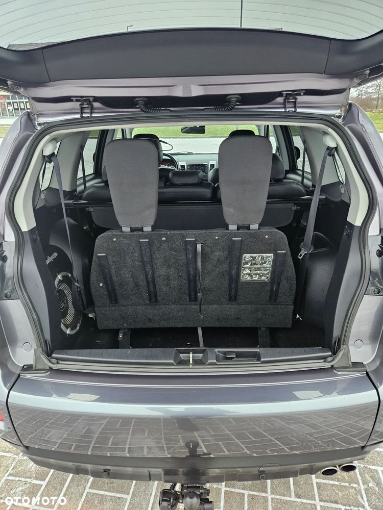 Mitsubishi Outlander - 14