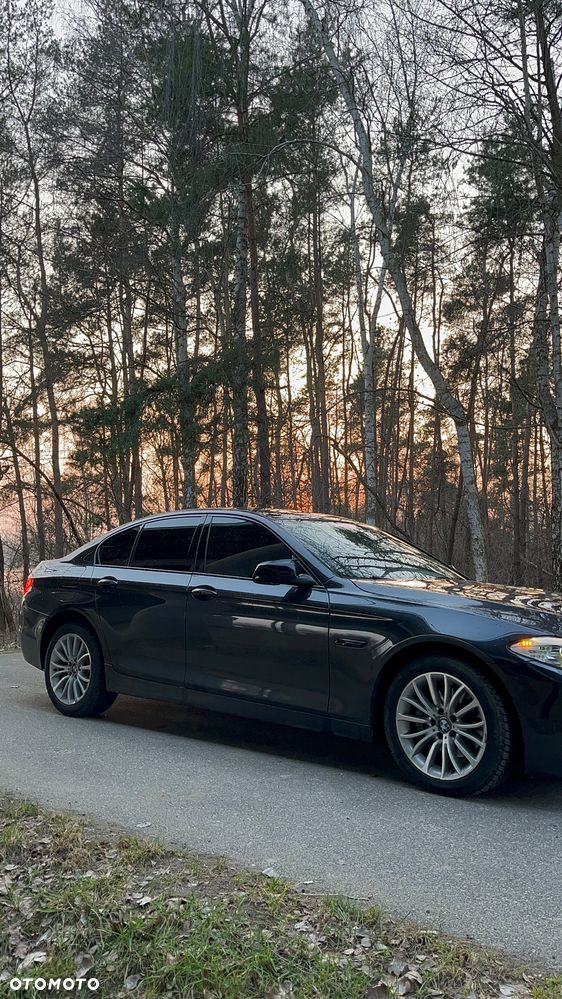 BMW Seria 5 528i xDrive - 4