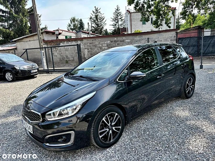 Kia Ceed 1.4 CVVT Dream-Team Edition - 1