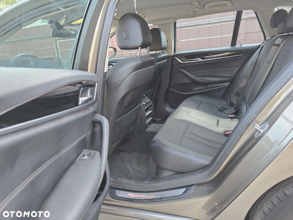 BMW Seria 5 530i xDrive Touring Sport Line - 18