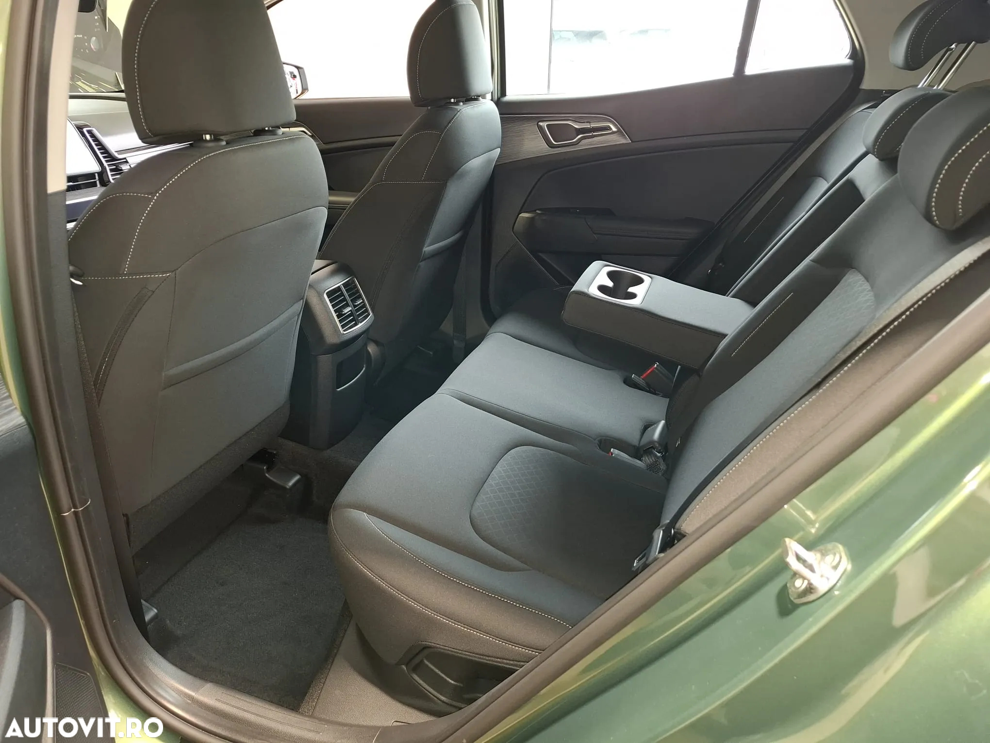 Kia Sportage 1.6 T-GDI MHEV 6MT 4x2 Urban - 11