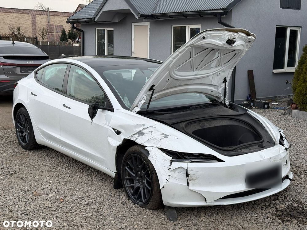 Tesla Model 3 - 6