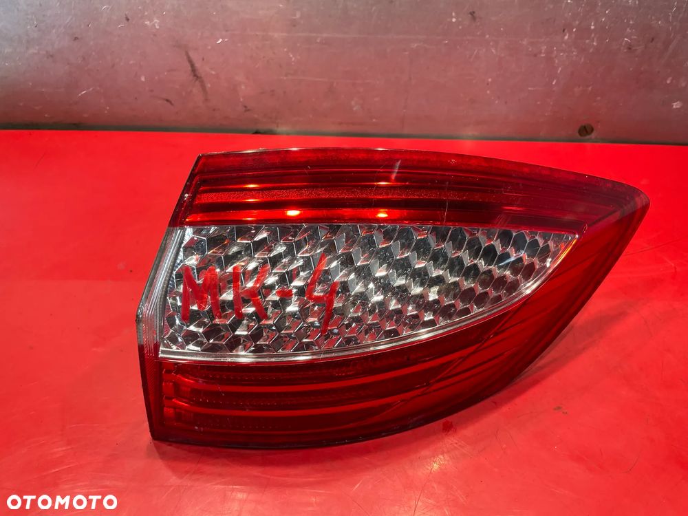 FORD MONDEO IV MK4 KOMBI LAMPA PRAWA TYŁ TYLNA - 1