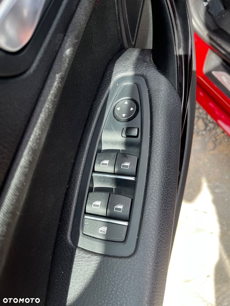 BMW Seria 1 118i Sport Line Shadow - 12