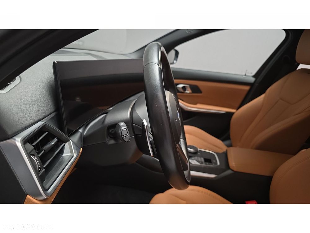 BMW Seria 3 320d xDrive Sport - 27