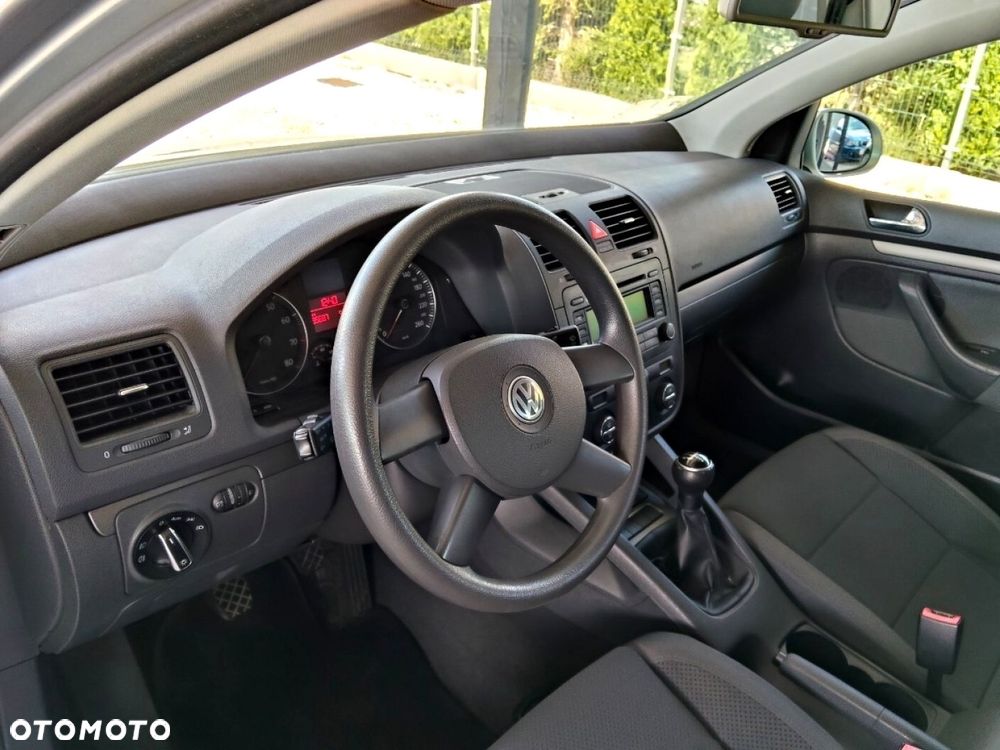 Volkswagen Golf - 5