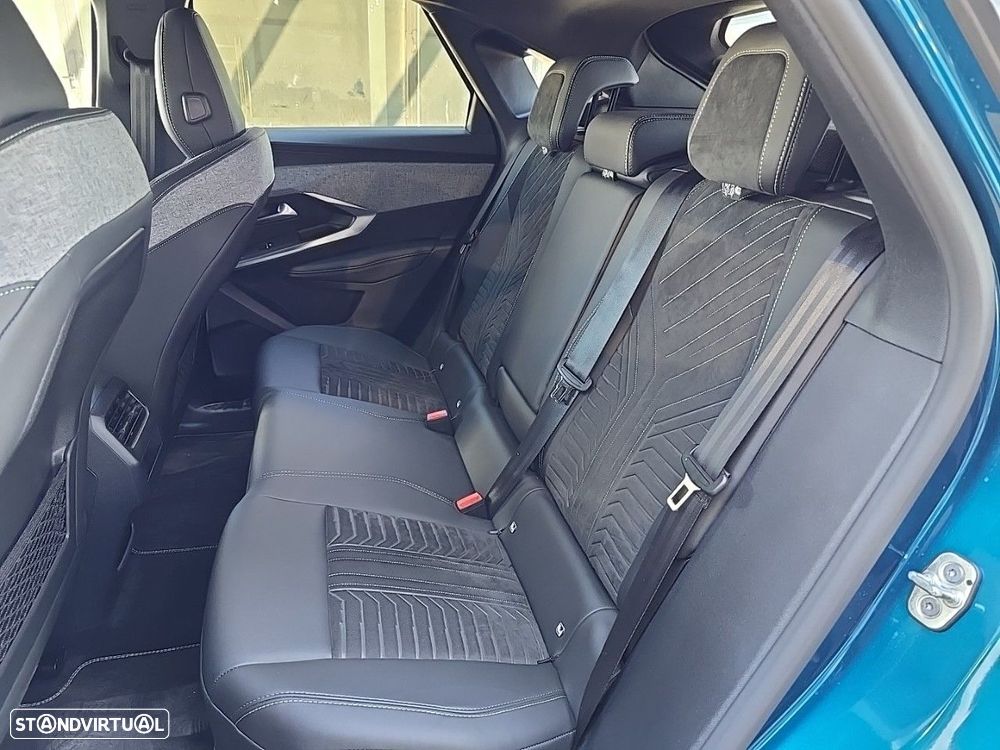 Peugeot E-3008 73 kWh GT - 8