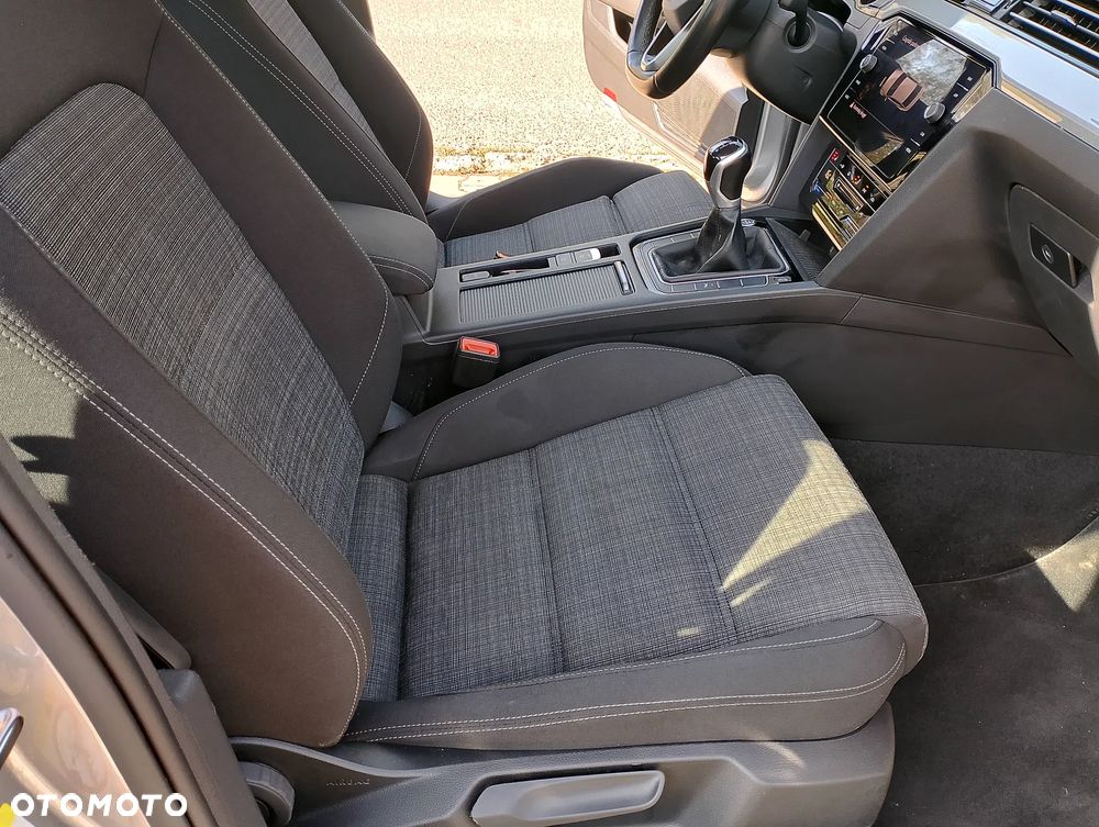 Volkswagen Passat 1.5 TSI EVO Business - 35