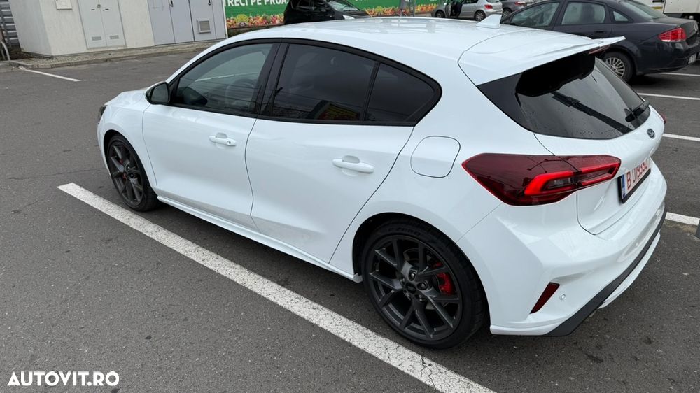 Ford Focus 2.3 Ecoboost 6MT ST X - 8