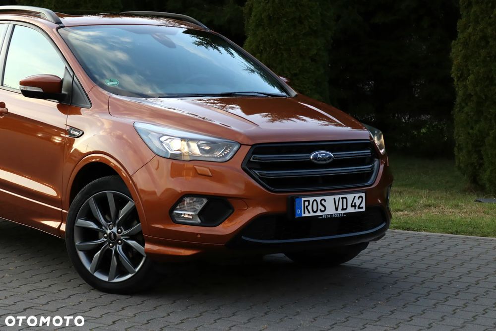 Ford Kuga 1.5 EcoBoost 2x4 ST-Line - 25