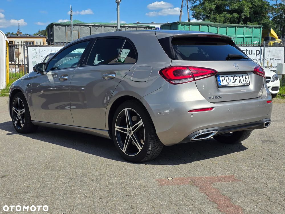 Mercedes-Benz Klasa A 250 E 8G-DCT - 11