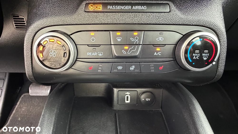 Ford Focus 2.0 EcoBlue Titanium - 22