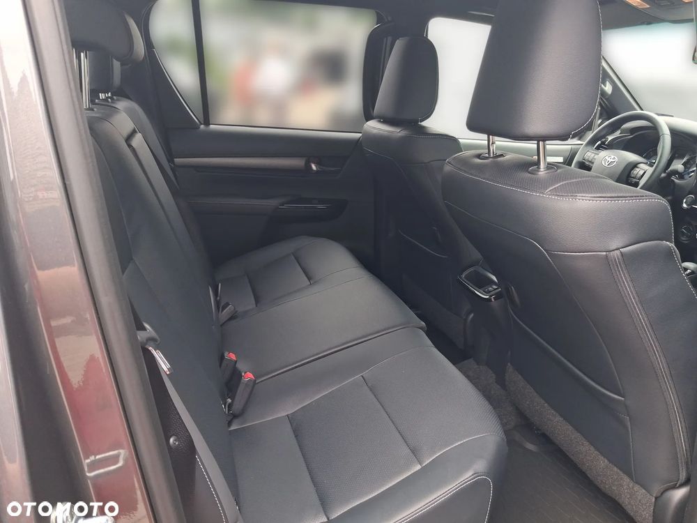 Toyota Hilux 2.8 D-4D Double Cab Invincible 4x4 - 10