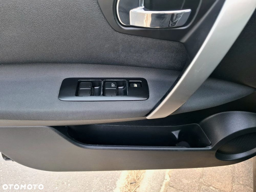 Nissan Qashqai+2 - 25