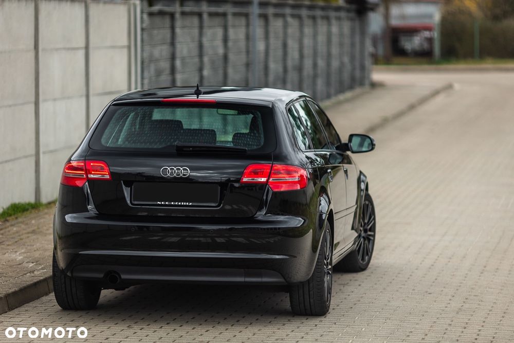 Audi A3 Sportback 2.0 TDI Ambiente - 13