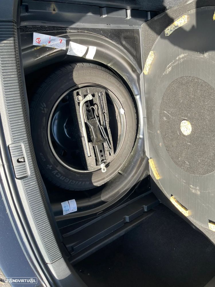 VW Golf Variant 1.6 TDi Confortline DSG - 14