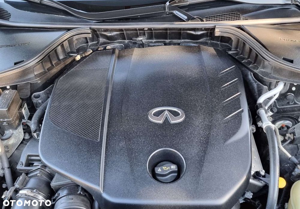 Infiniti Q70 - 32