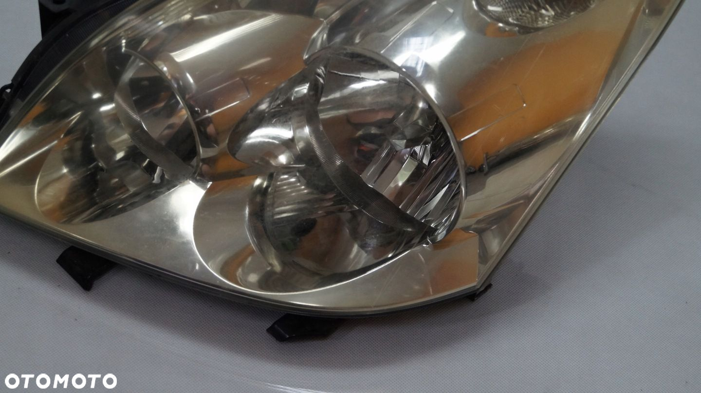 LAMPA PRZEDNIA LEWA TOYOTA COROLLA VERSO II - 6