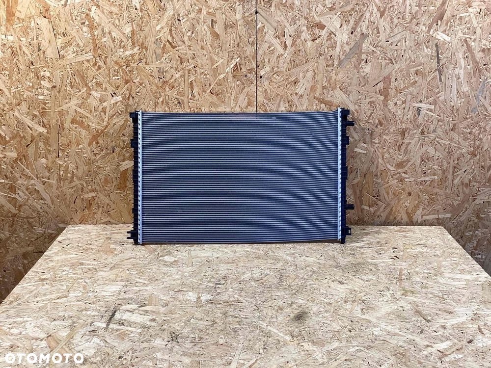 Hybryda Chłodnica środkowa dodatkowa Porsche Cayenne PAB145804