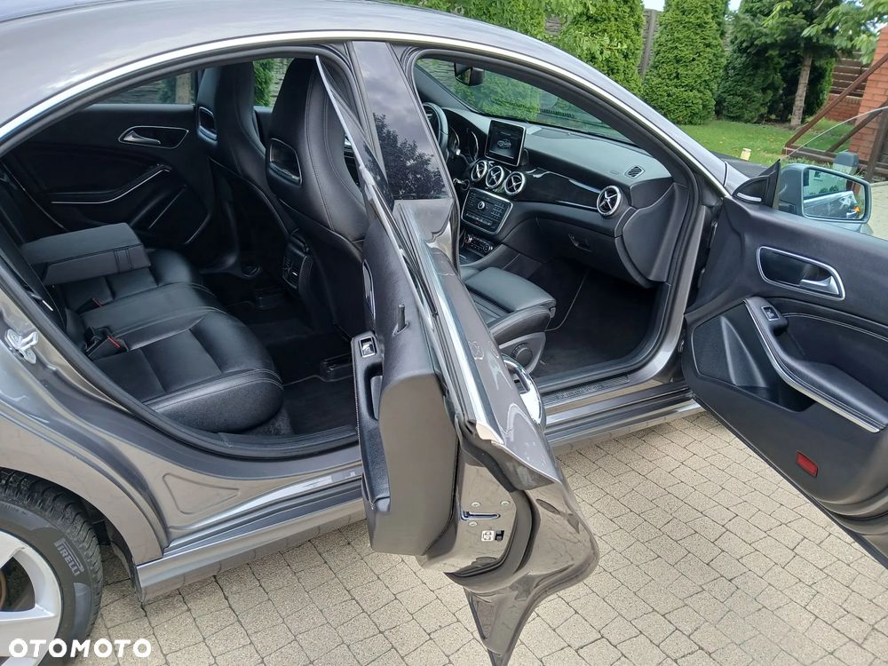 Mercedes-Benz CLA 250 7G-DCT AMG Line - 7