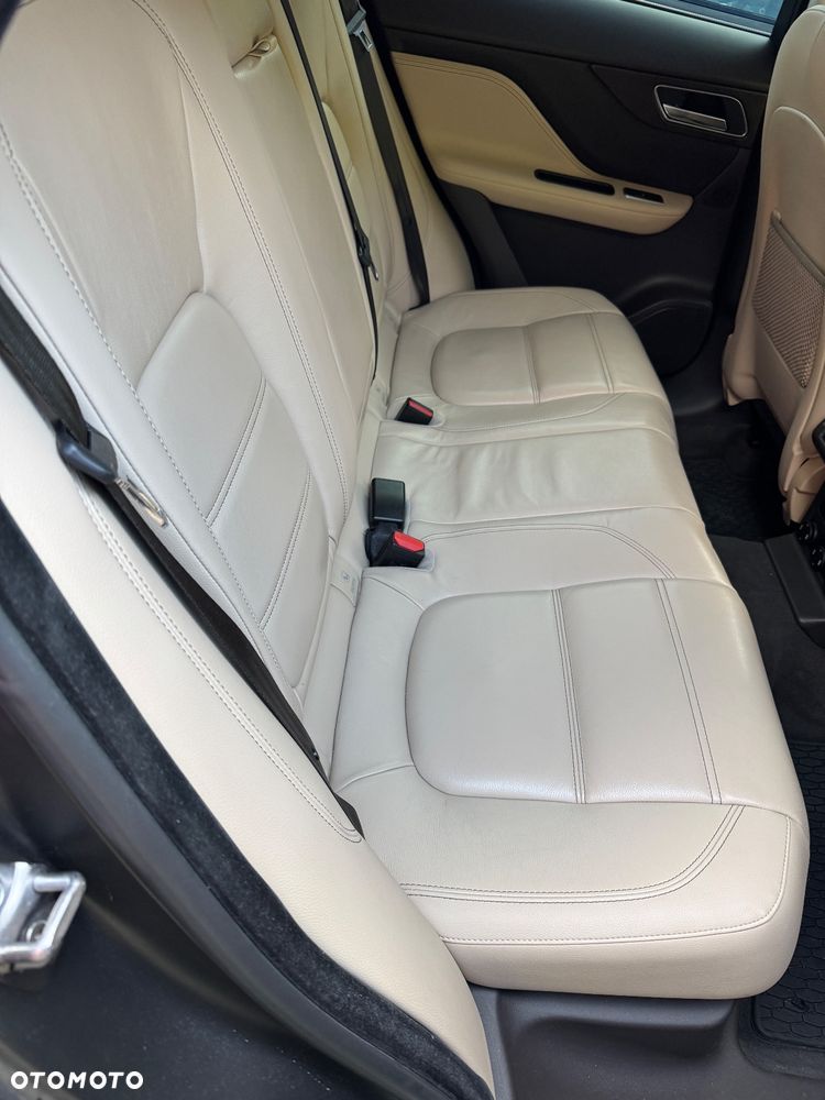 Jaguar F-Pace 2.0 i4D AWD Prestige - 13