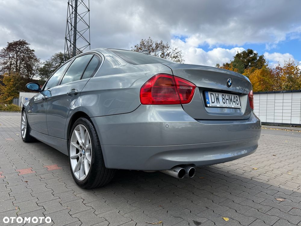 BMW Seria 3 330i - 5