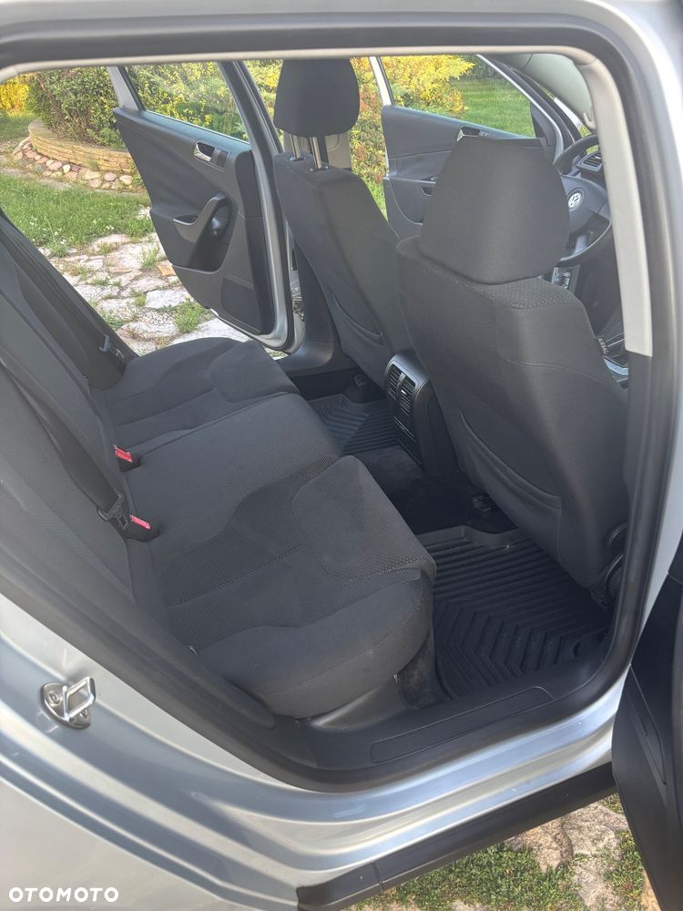 Volkswagen Passat 2.0 FSI Comfortline - 17