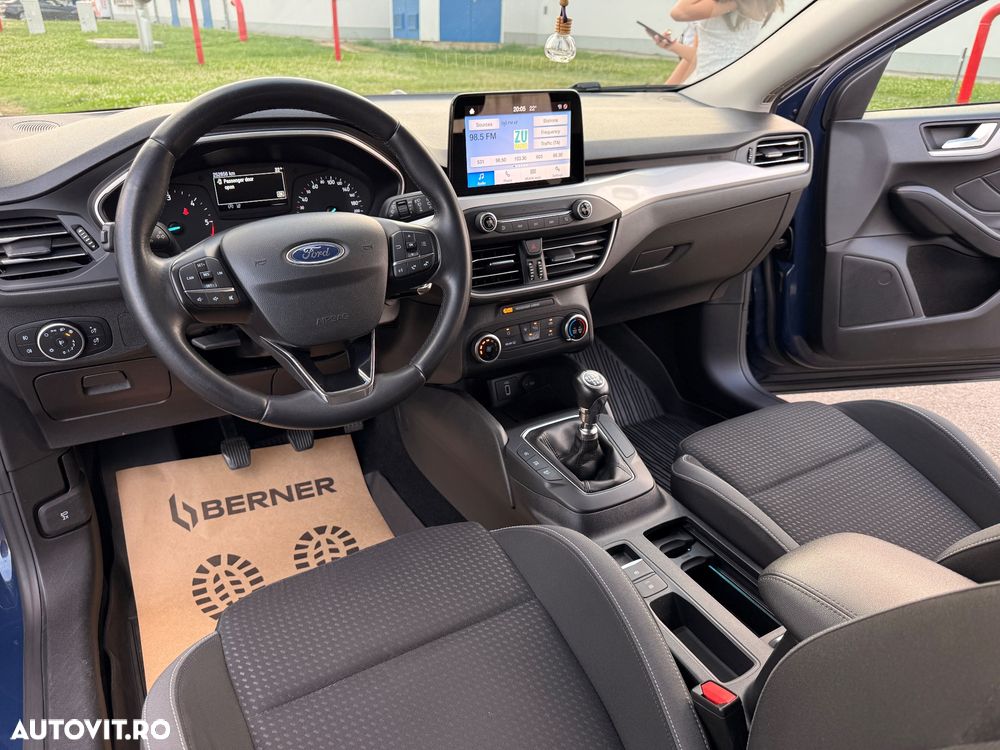 Ford Focus - 11